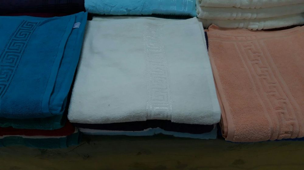 Set 3 prosoape de baie/plaja  din bumbac 100% . Calitate. Produs nou.