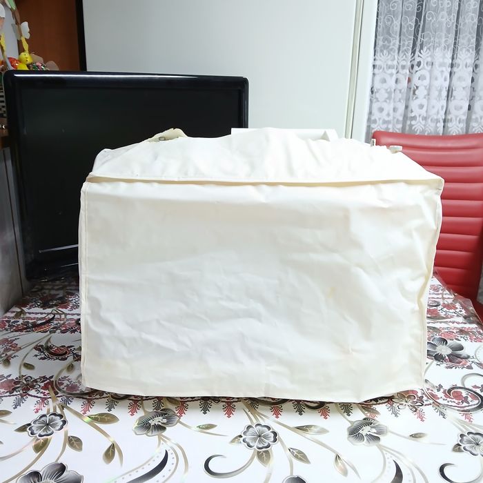 Masina de cusut PRIVILEG cu butoniera automata si multiple operatii