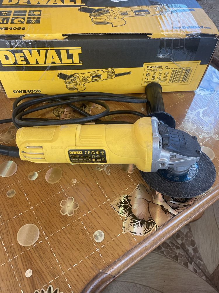 Dewalt autofiletanta , cu percutie , flex