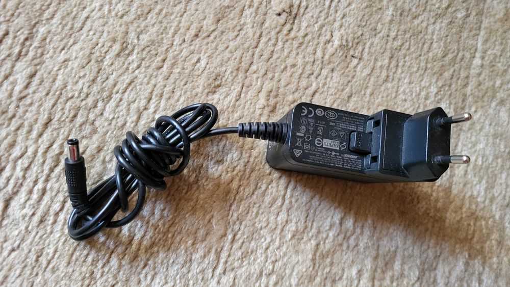 BOSE Incarcator 12V-1.35A fuctional