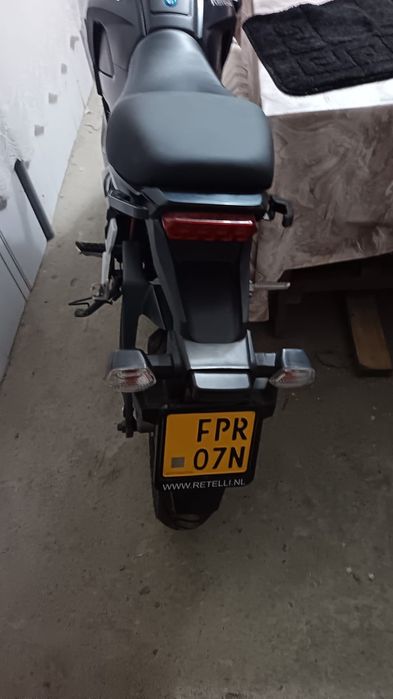 De vânzare: Scuter / motocicletă electrică MV EM3