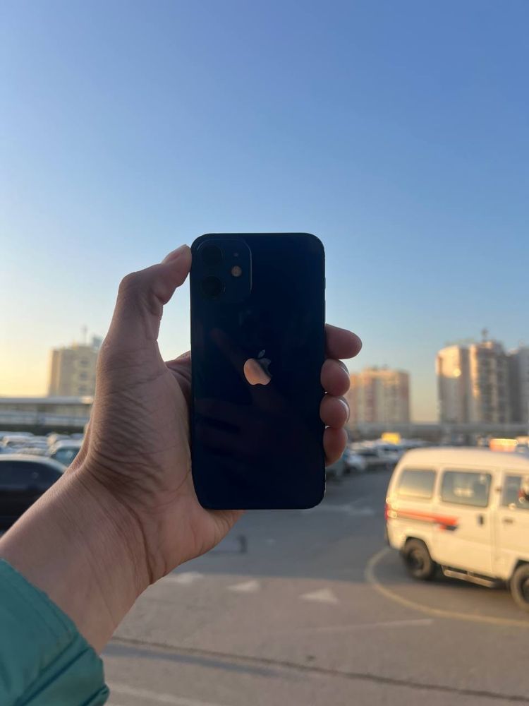 iphone 12 mini .