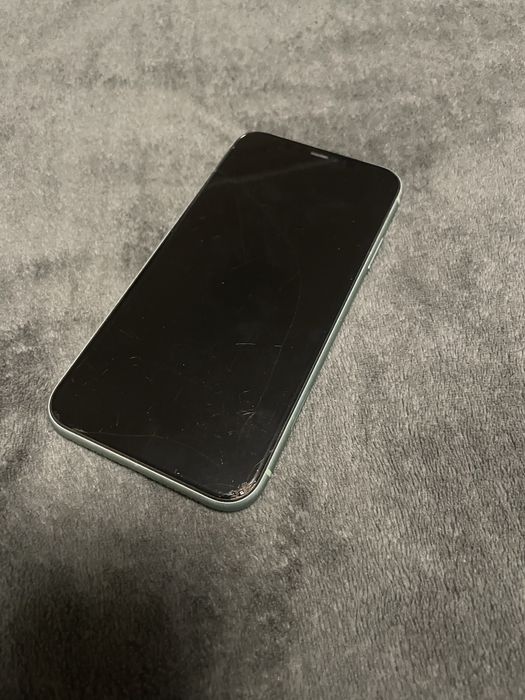 Iphone 11 64gb работи перфектно