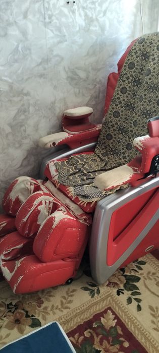 Срочно продам массажное кресло