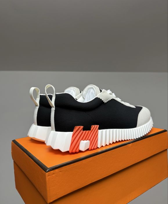 Hermes Bouncing Trainer