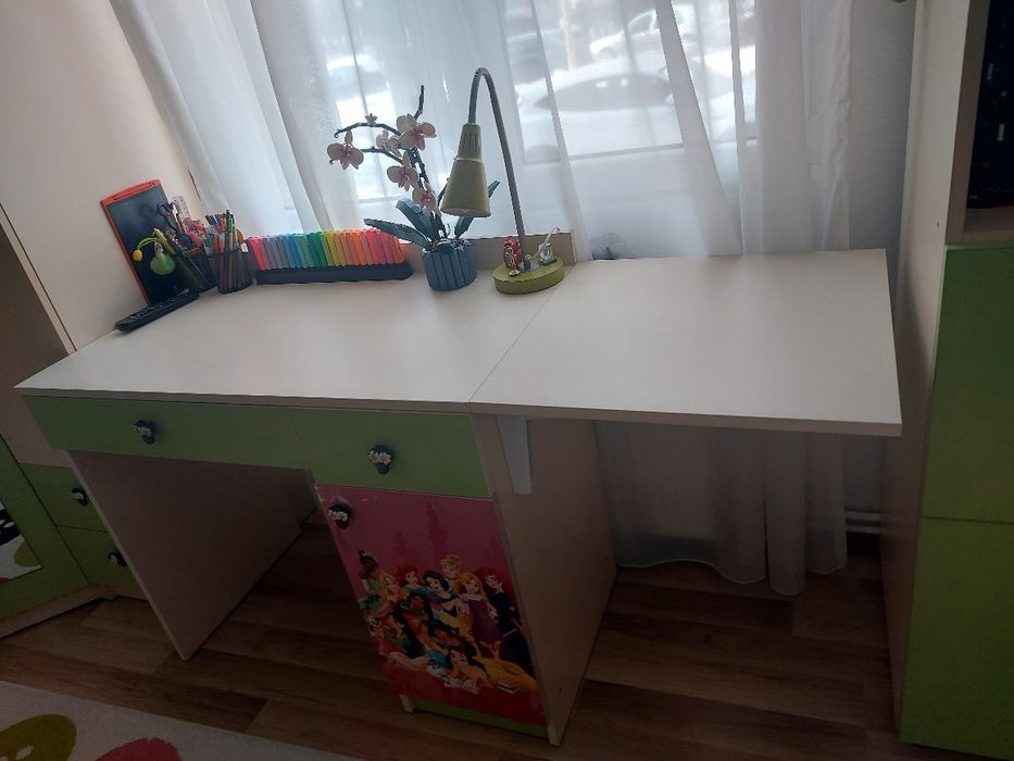 Vand mobilier complet camera copii