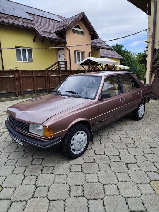 Vand Peugeot 305 din 1984