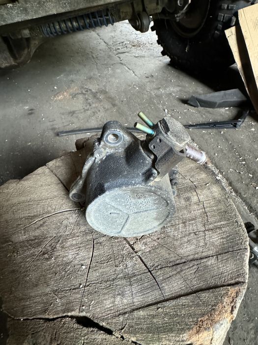 Pompa vacum Nissan Patrol Y61 3.0d zd30