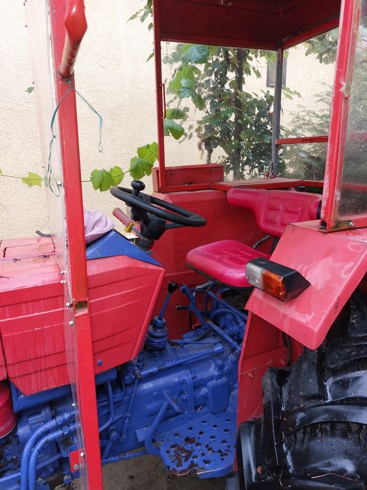 Vând tractor! UTB445