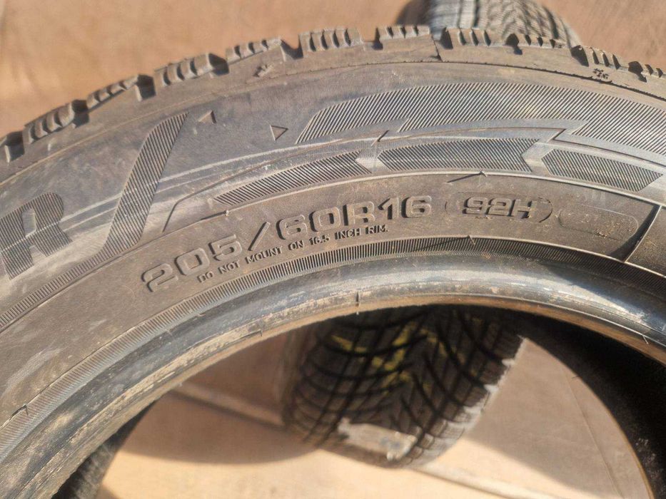 2 Goodyear R16 205/60
Зимни гуми 
DOT4123