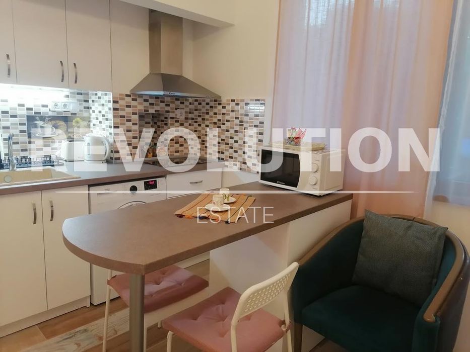 Дава се под наем Едностаен апартамент в Варна, Гръцка махала - 20 кв.м за 600 € - Снимка #1