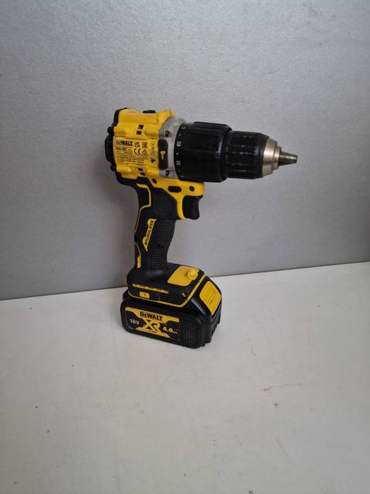 Dewalt DCD 100y Mașina de infiletat cu percutie  Brushless 4.0AH