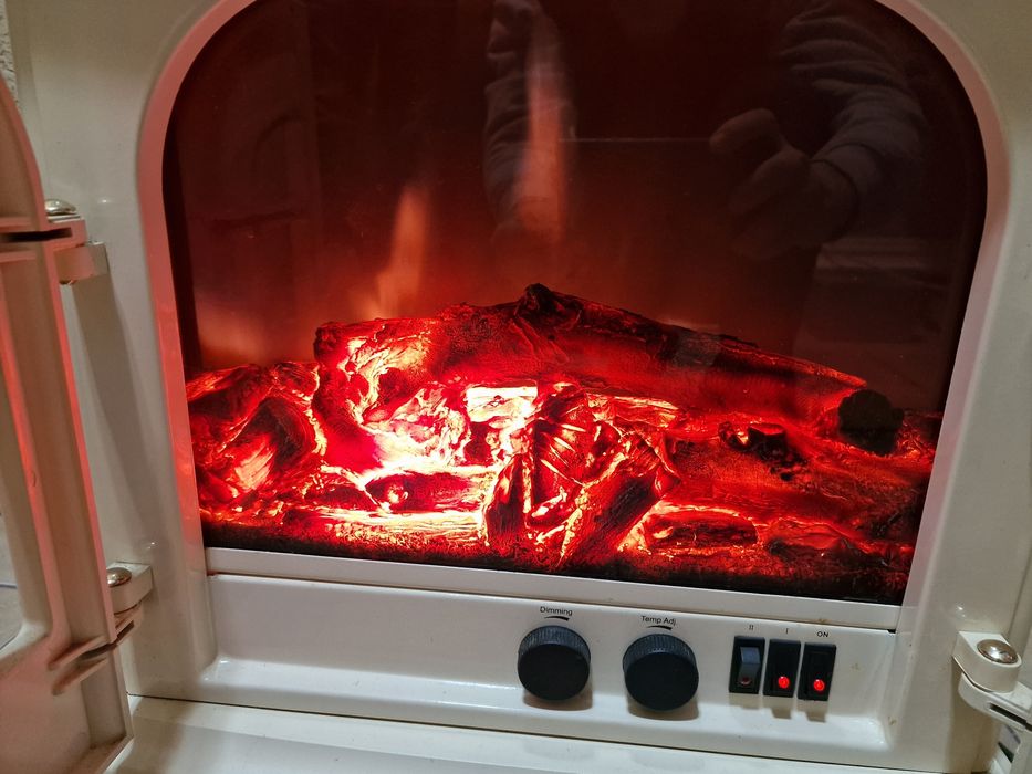 Semineu electric cu focar 3D