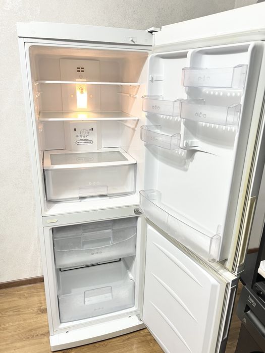 Продам Холодильник LG No Frost