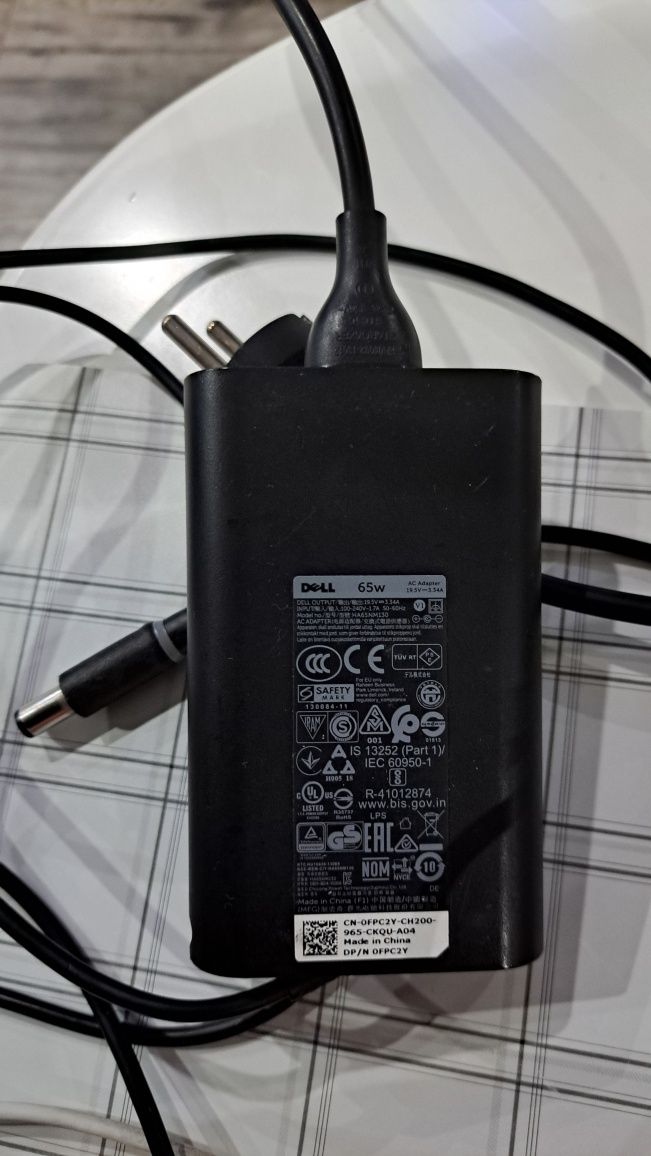 Лаптоп Dell Latitude 5590