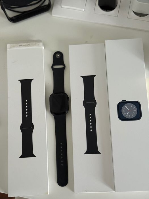 Apple Watch Series 8 45 mm + 2 каишки
