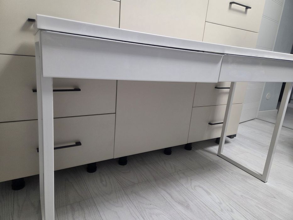 Birou Ikea cu sertare