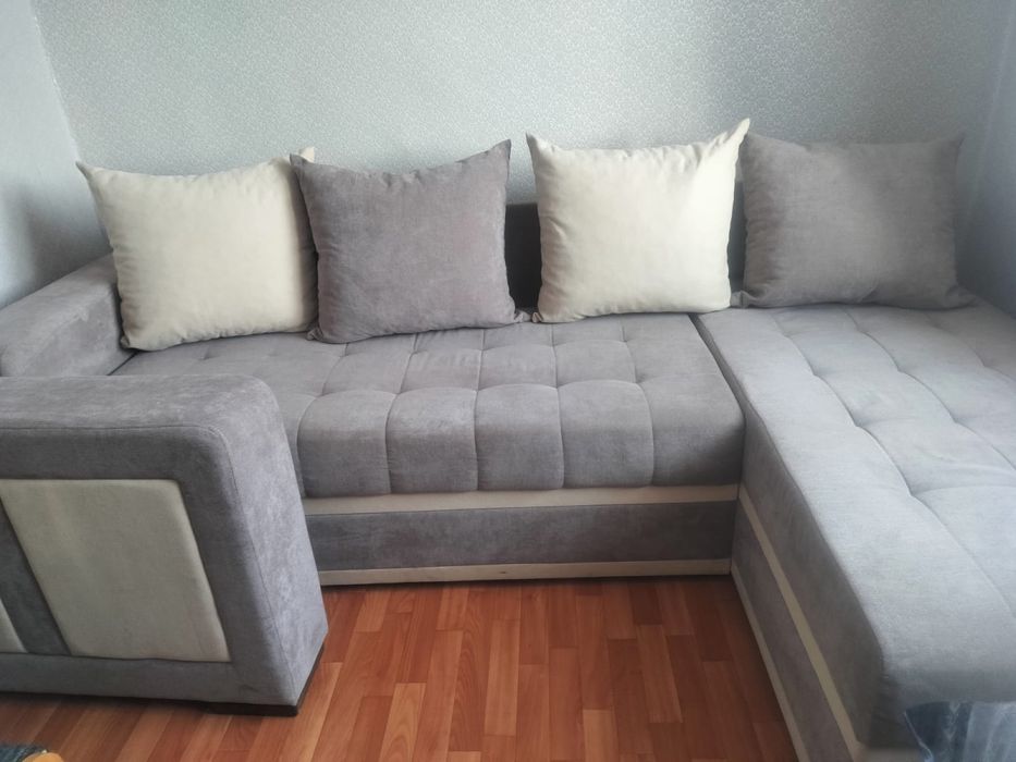 Продам диван угловой