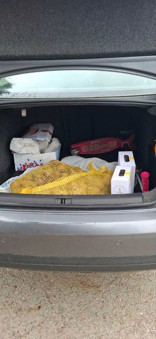 Продавам лек автомобил