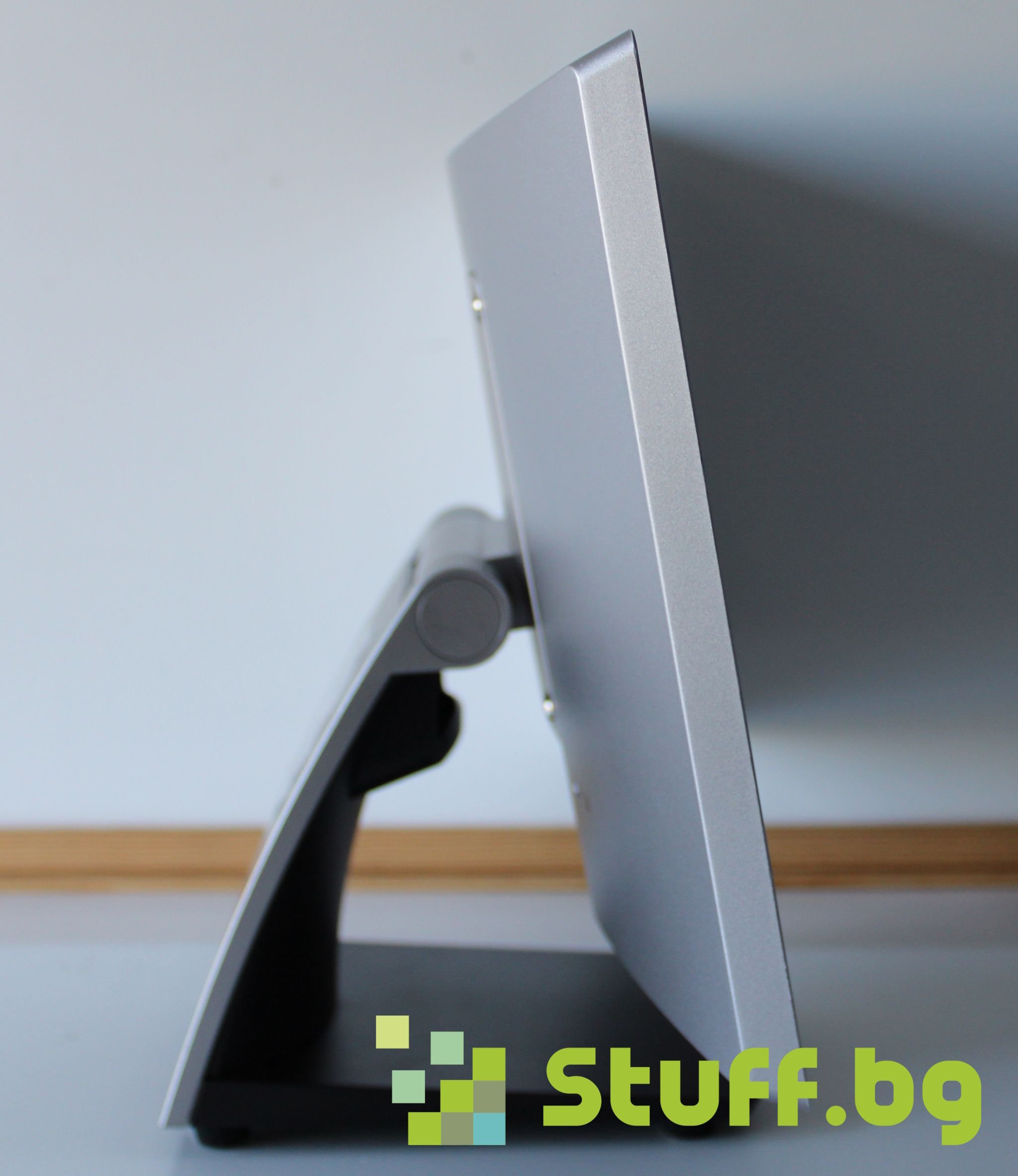 Монитор HP L7014t