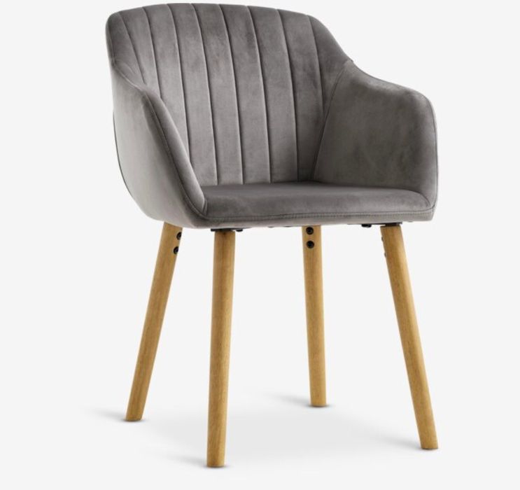 Vand masa pliabila cu 4 scaune,ca noi