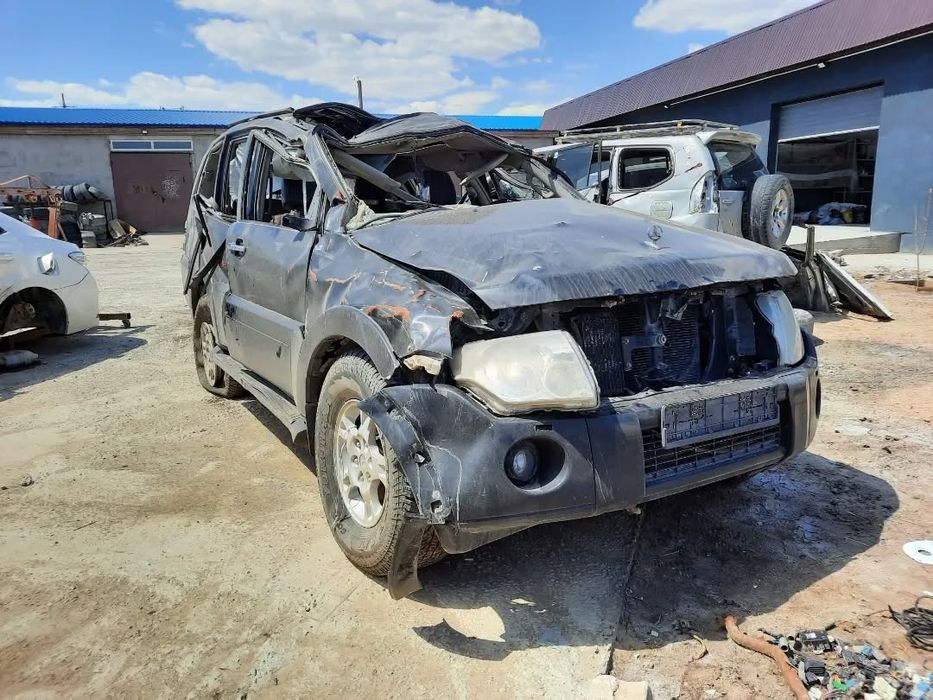 Авторазбор Митсубиси Паджеро 4 Год: 2007 Обьем: 3.0 Бензин