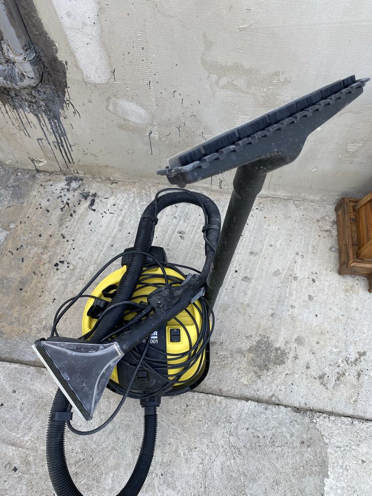 Aspirator cu spalare karcher SE 4001