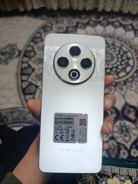 Tecno spark 30 xotira:256 gb 8 hech qanaqa aybi yoʻq telefon ideal