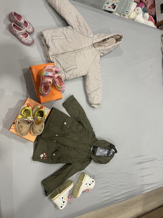 Дрехи и обувки за момиче