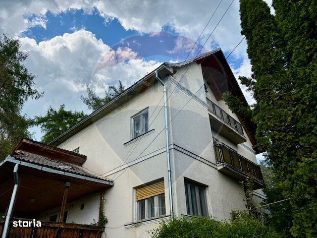 Casă / Vilă cu 7 camere de vânzare