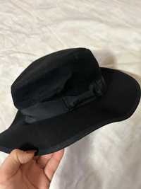 Черна модерна шапка