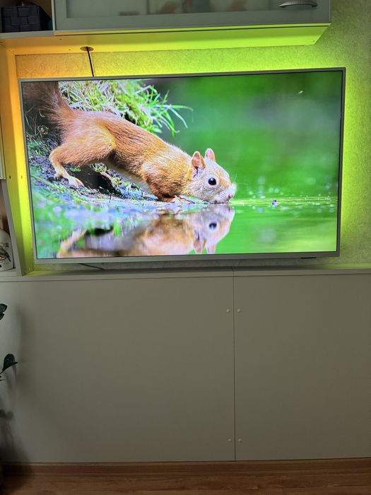 Телевизор PHILIPS  истнски андроид