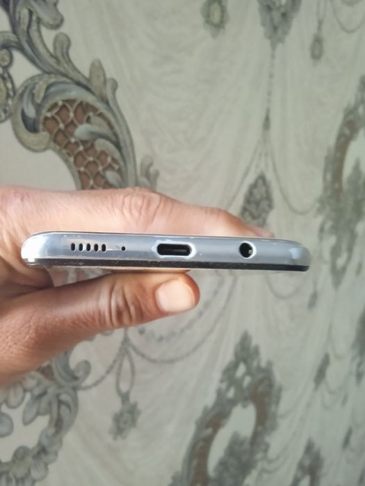 Samsung a51 faqat ekran ketgan