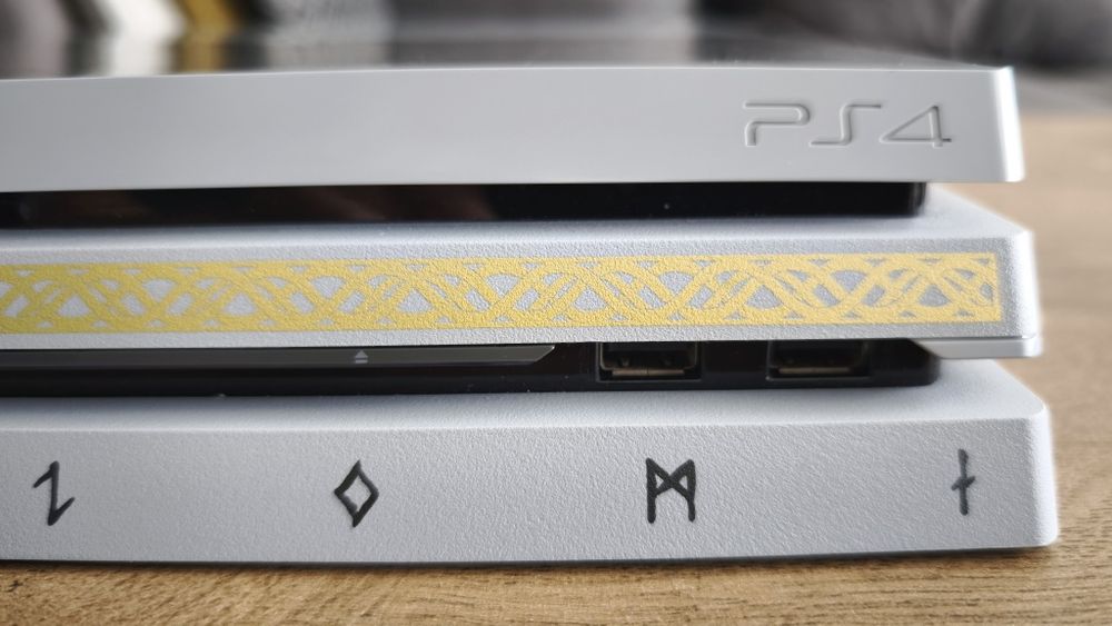 PlayStation 4 Pro, God of War edition