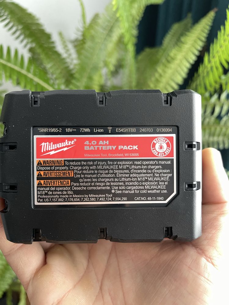 Комплект акумулаторни винтоверти  MILWAUKEE 18V