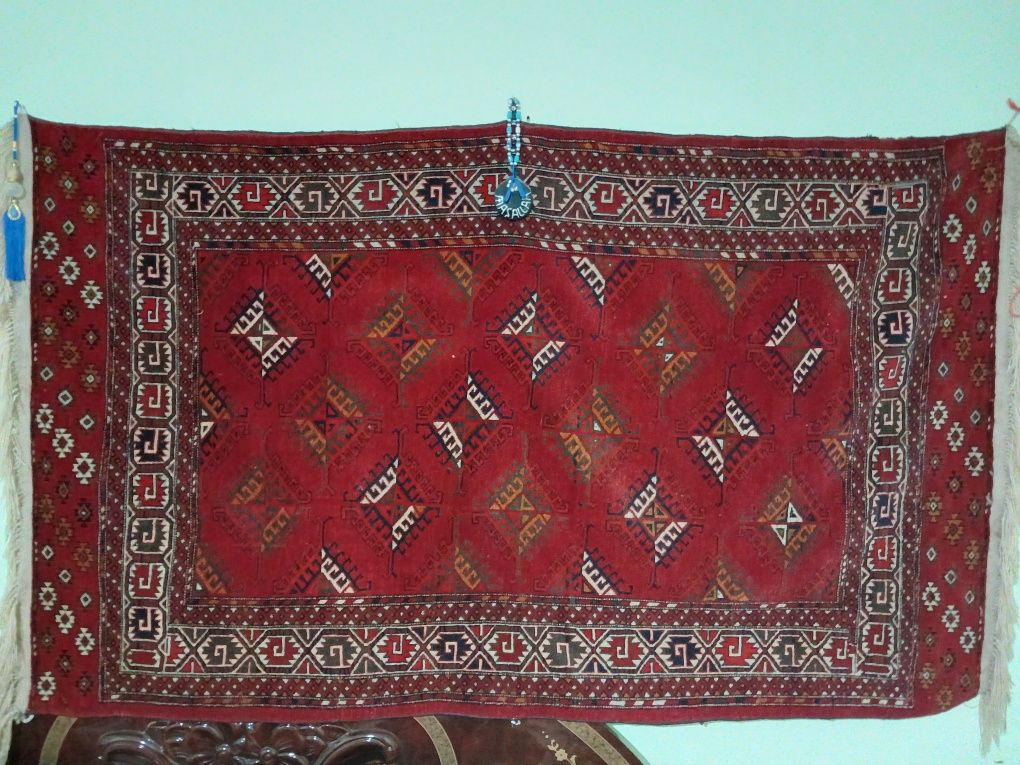 Asl 100 yillik turkman gilami.