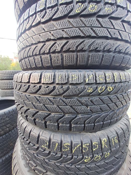 Vând 4 anvelope iarna 215/65r16 Bf Goodrich Montaj Gratuit