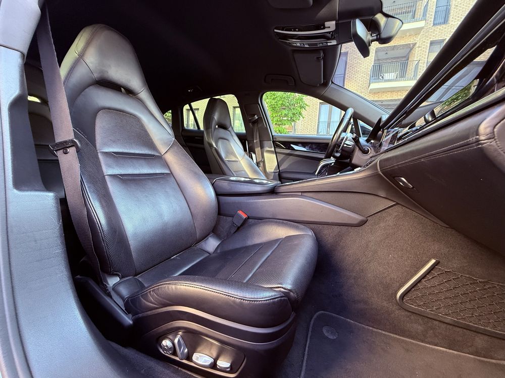 Porsche Panamera 4S Matrix Chrono