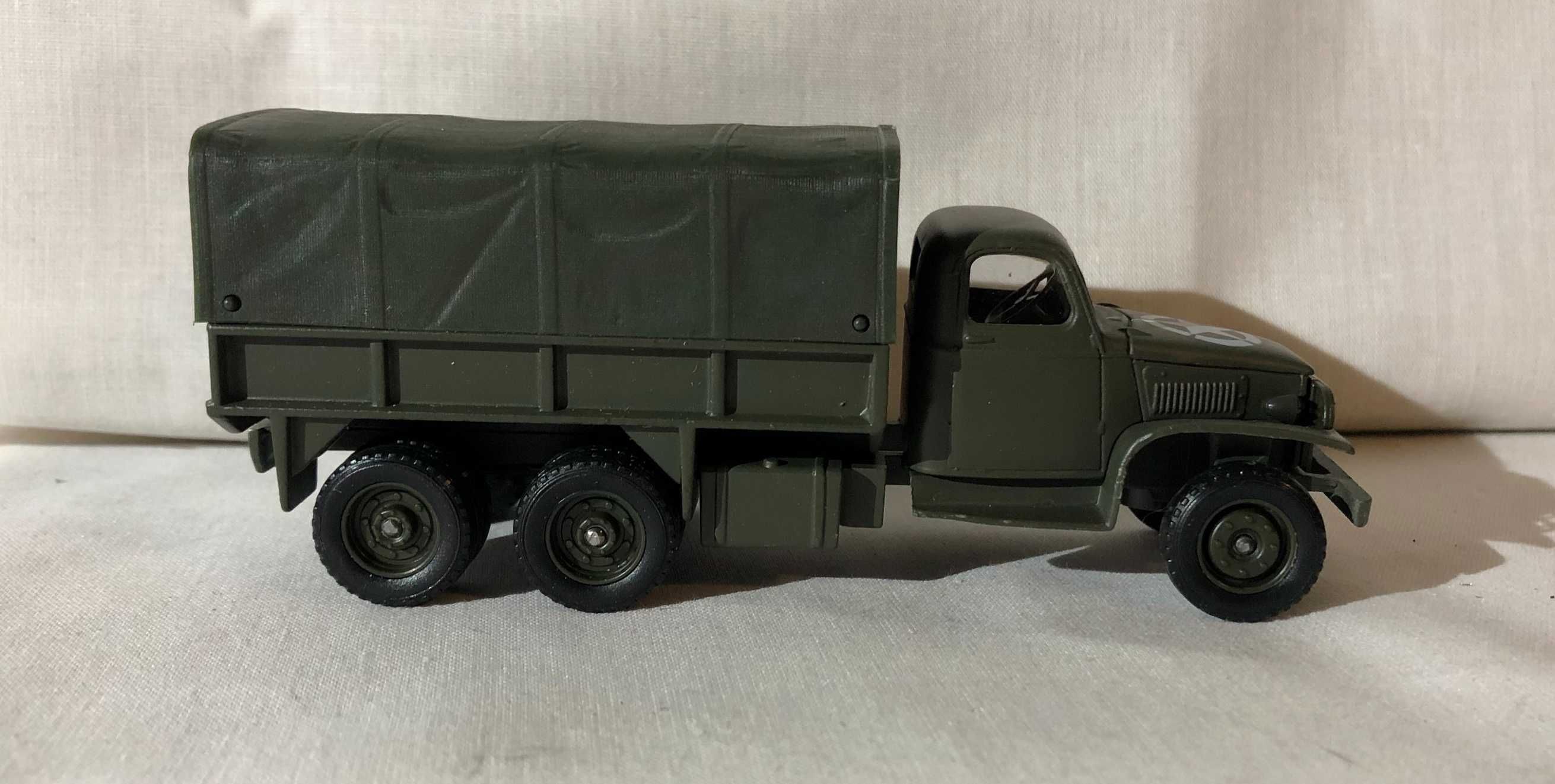 Macheta SOLIDO Camion Militar - GMC 2.5 TON 6x6 - franta-cutie-anii 70