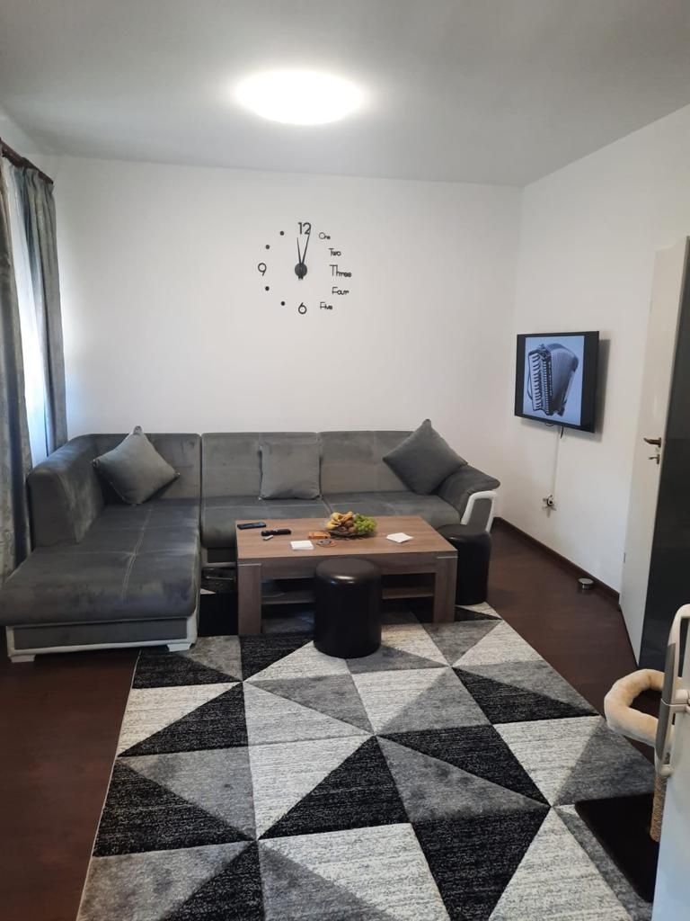 Vad ap 2 camere sau schimb cu casa la curte