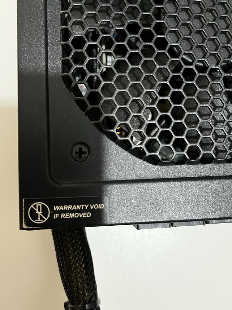 Захранване Seasonic G550W