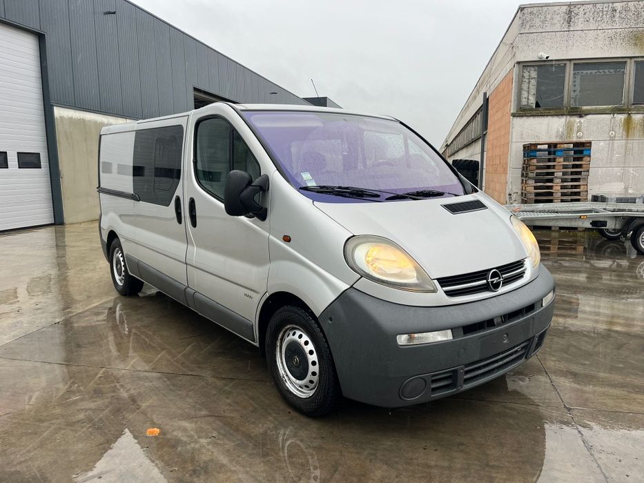 Opel Vivaro Maxi 2004 2.5