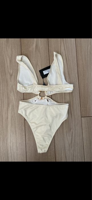 Costum de baie intreg