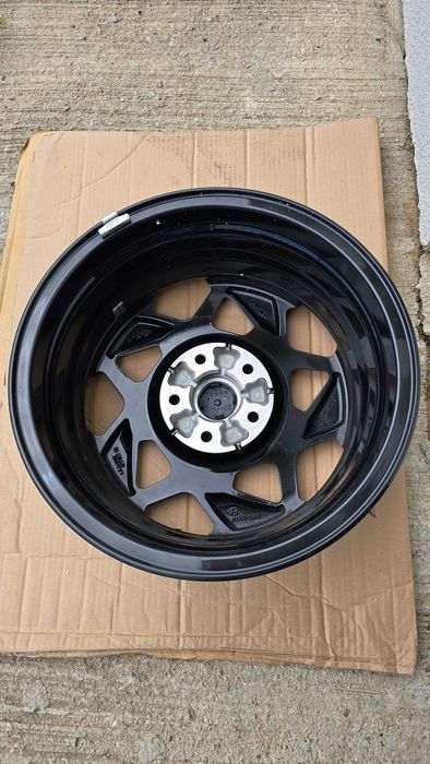 Jante OEM Hyundai R16 2024+Continental Winter TS860 DOT 3518 205/55/16