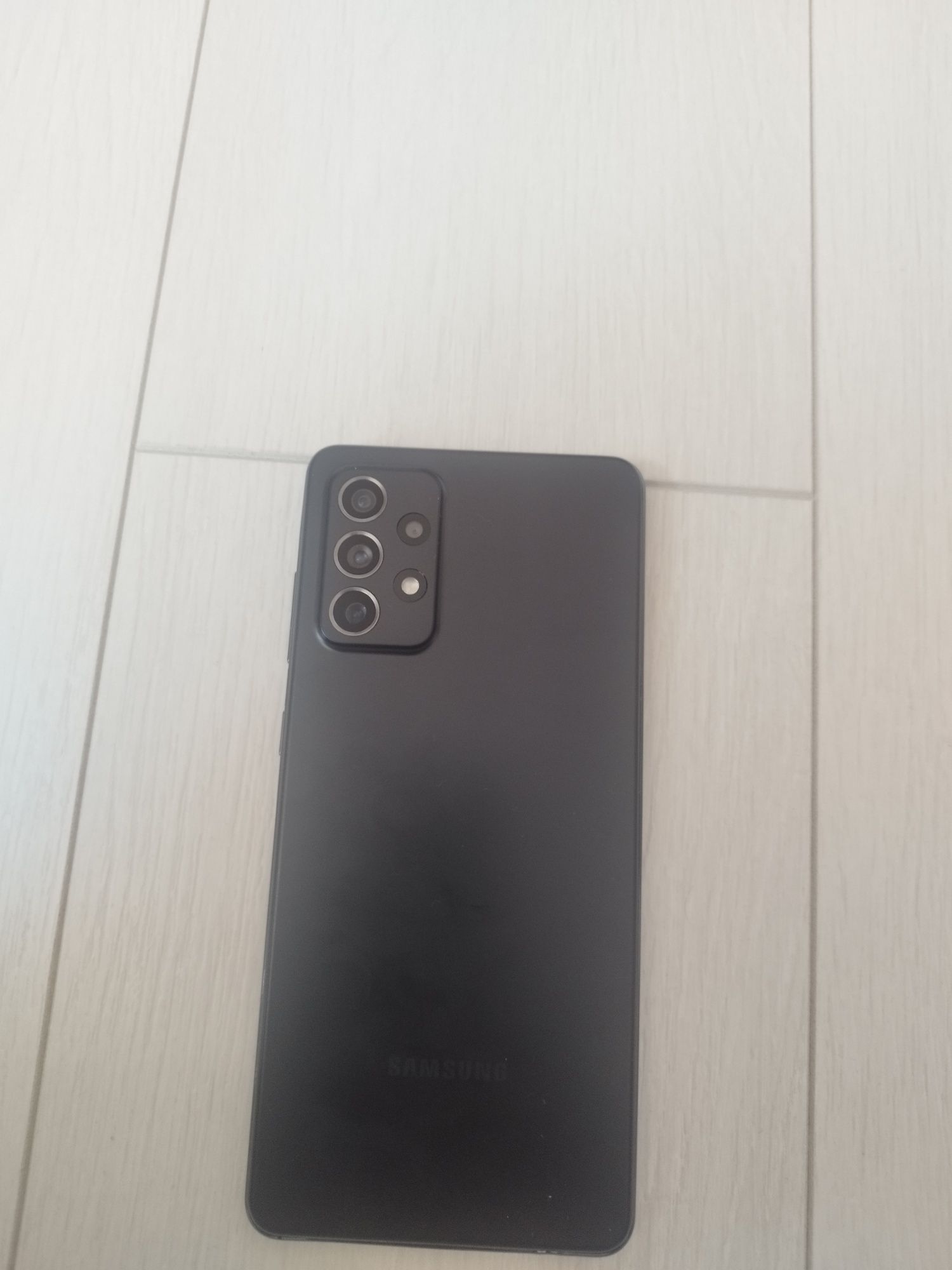 СамсунгGalaxy А72 в перфектно състояние