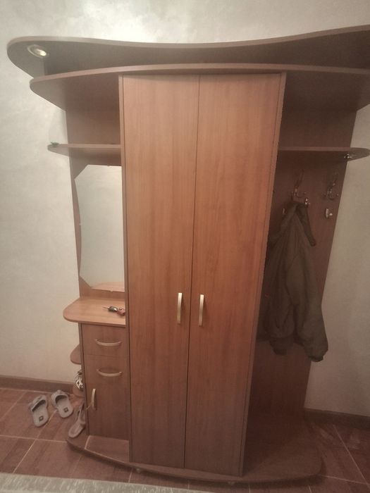 Мебель прихожая в нормальном состояний