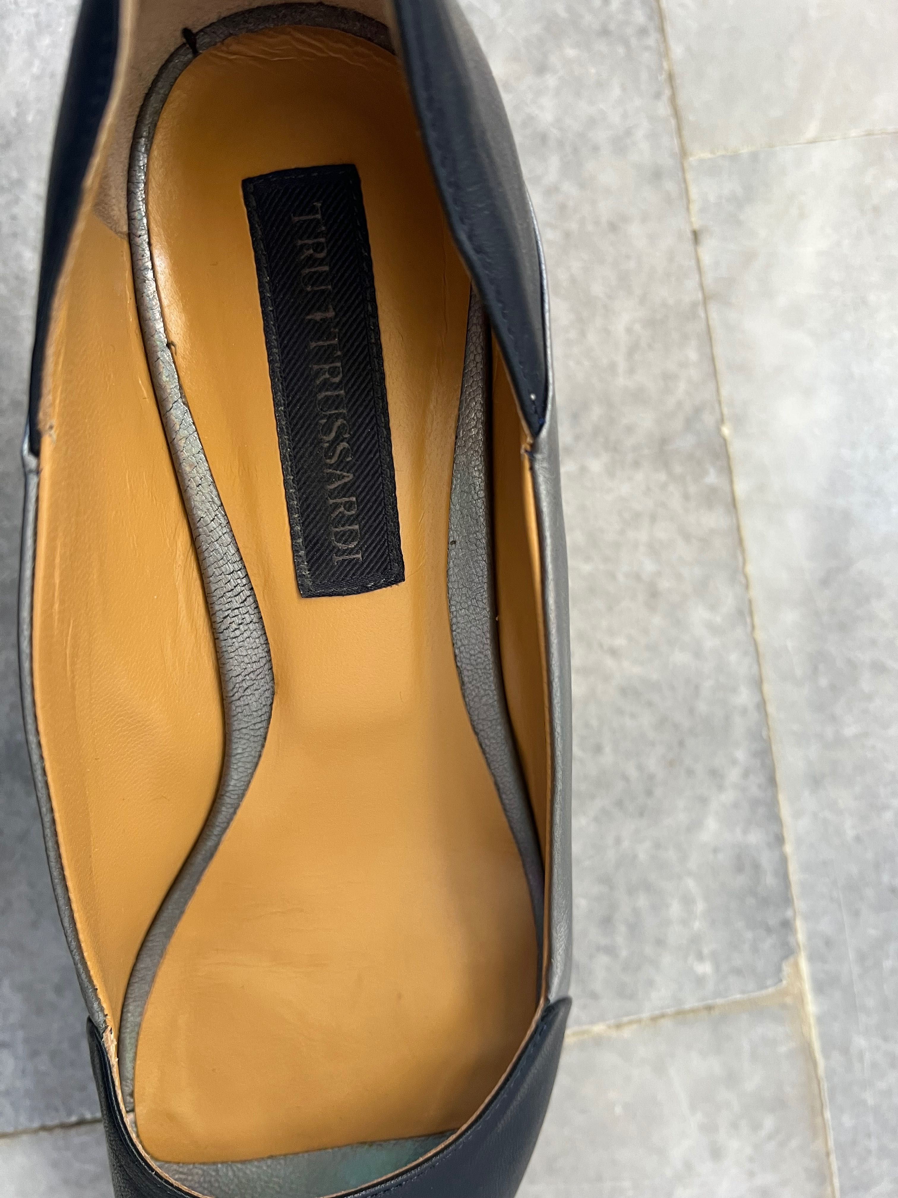 Продавам сандали естествена кожа TRUSSARDI 36 номер