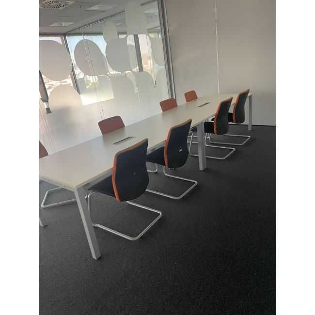 Mese si mobilier sala de conferinta