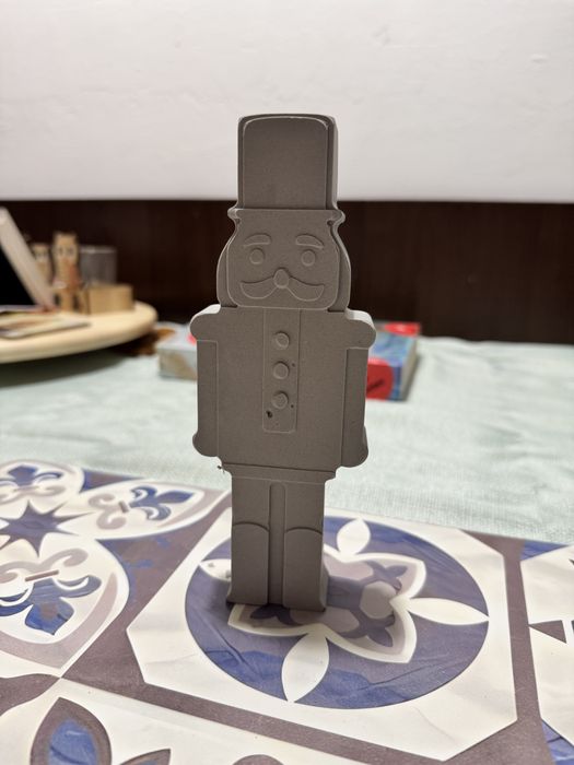 DIY -Spargator de nuci de pictat