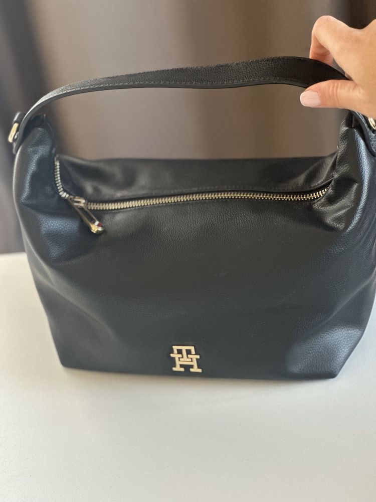 Оригинална чанта Tommy Hilfiger